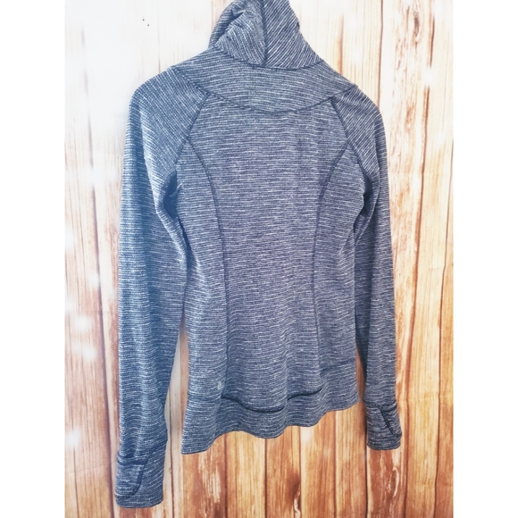 Lululemon Think Fast Pull over 1/2 Zip - Picture 2 of 4